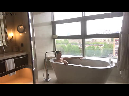 ❤️ Riesiges Babe wichst leidenschaftlich ihre Muschi im Badezimmer ️❌ Sex video bei de.xxx050890.ru ❌️
